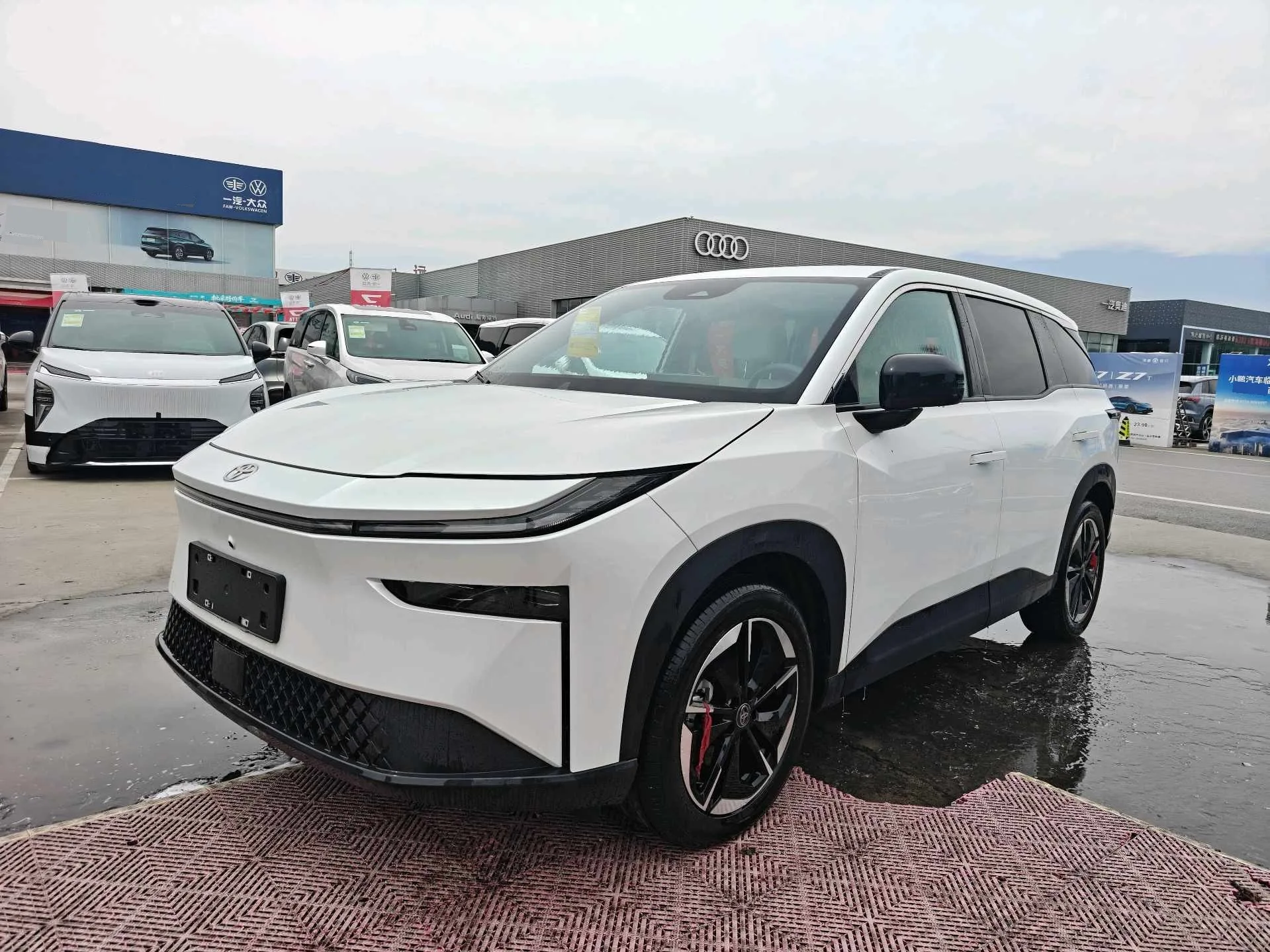 Toyota 2025 Platinum 3X 520 Pro Automatic