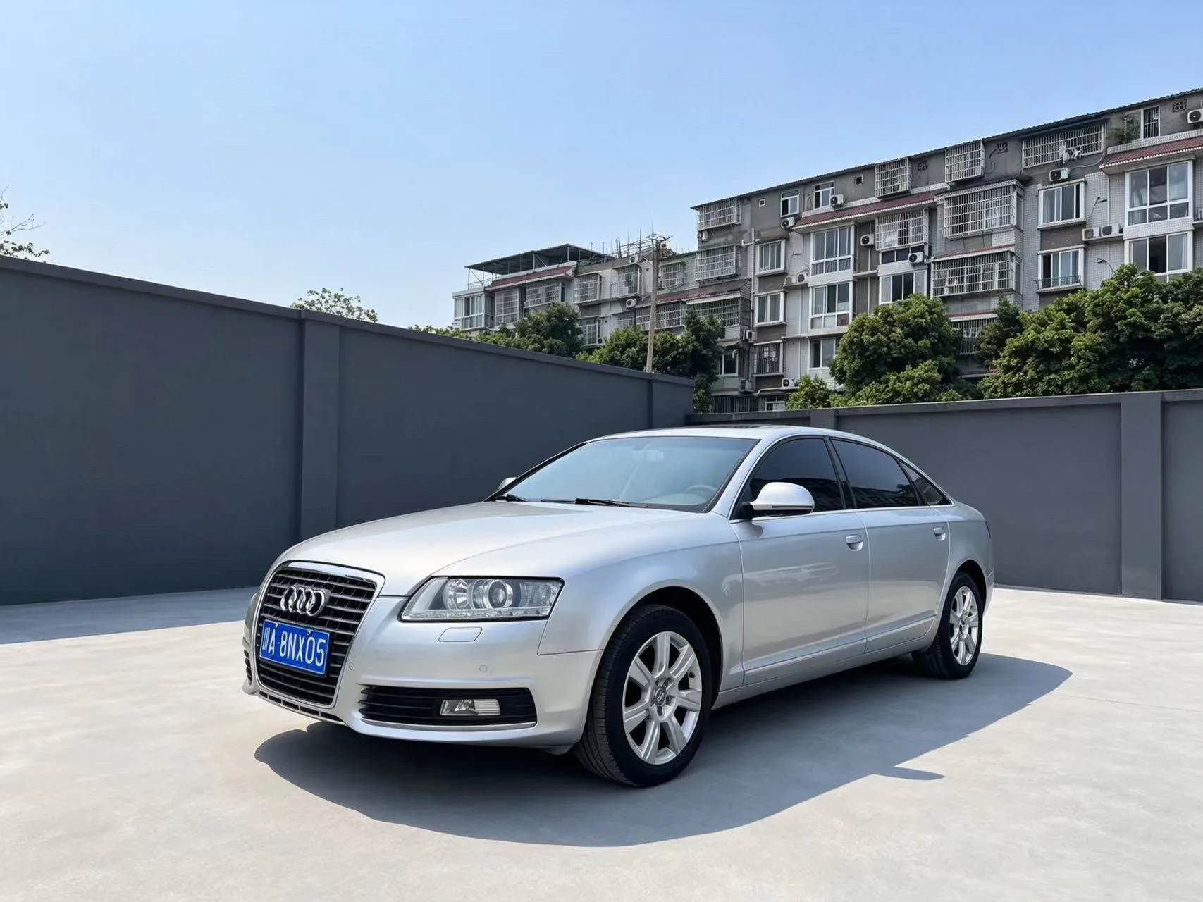 Audi A6L 2011 2.4L Luxury