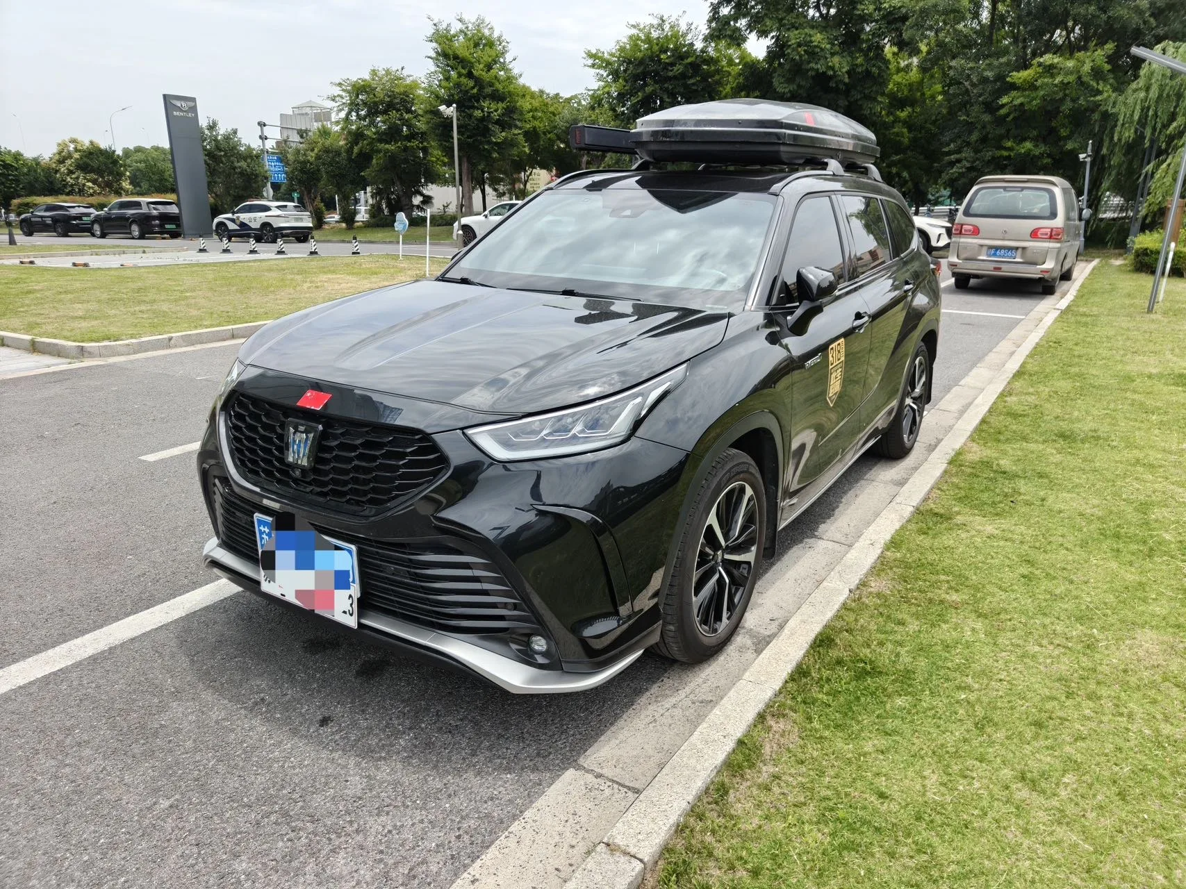 Crown Land Cruiser 2022 2.5L HEV 4WD Premium Edition
