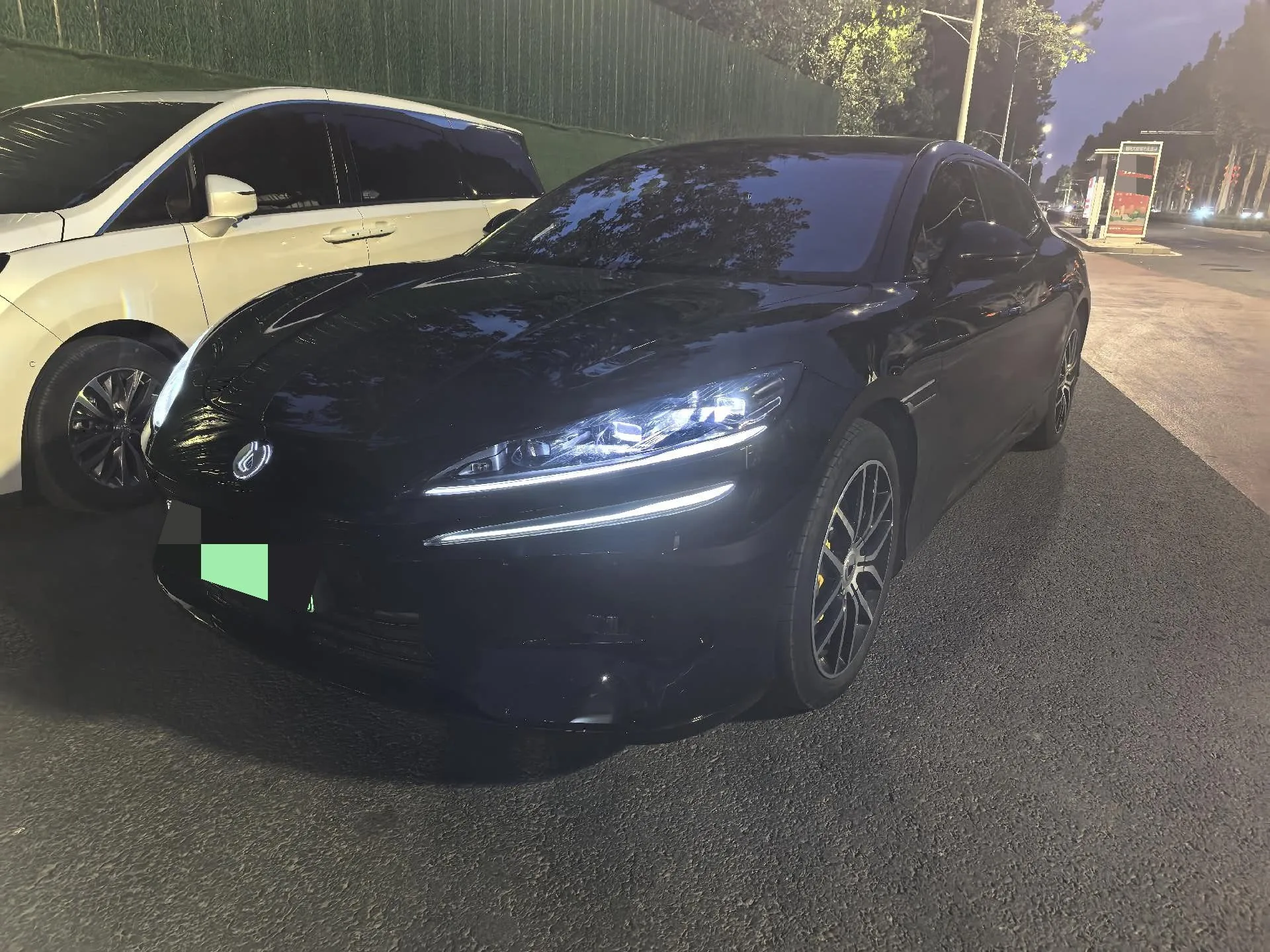Denza 2024 Denza Z9GT 2.0T CVT 1100 AWD Max First Edition Automatic