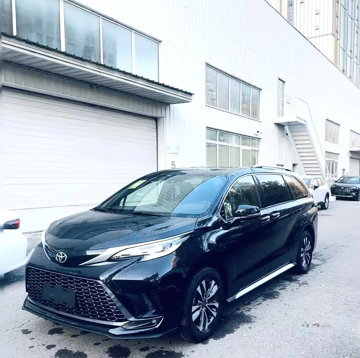 2026 Toyota Grevia Hybrid 2.5 CVT Premium PLUS AWD Automatic