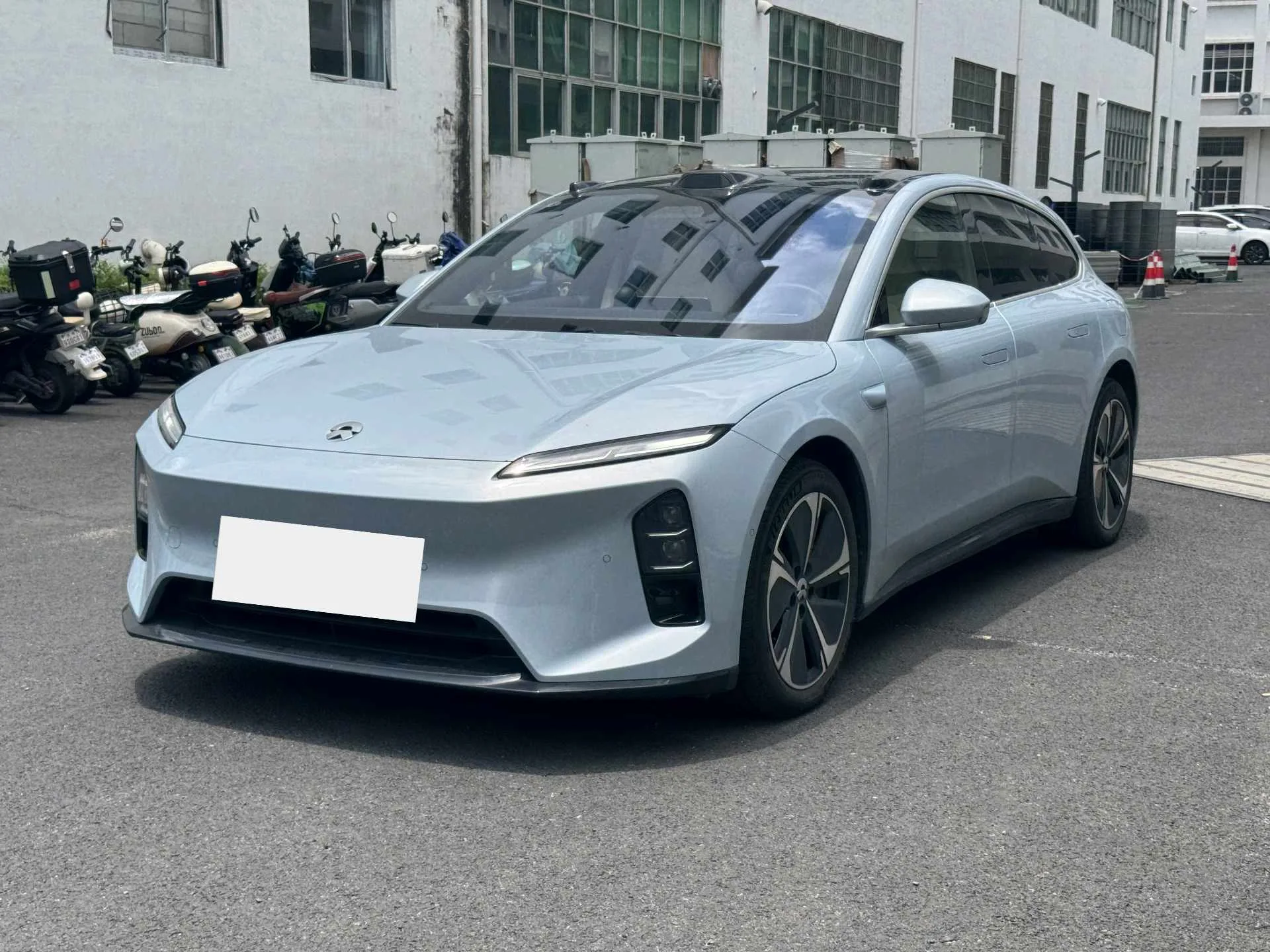NIO 2025 ET5T 75kWh Touring Automatic