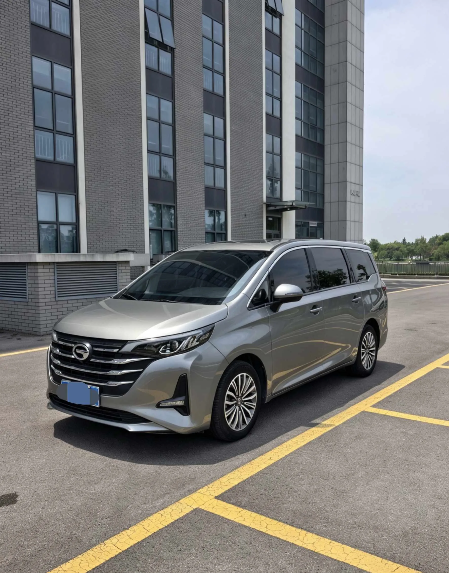 GAC Trumpchi M6 2019 Model Year 270T Automatic Premium Edition (7-Seater) National V