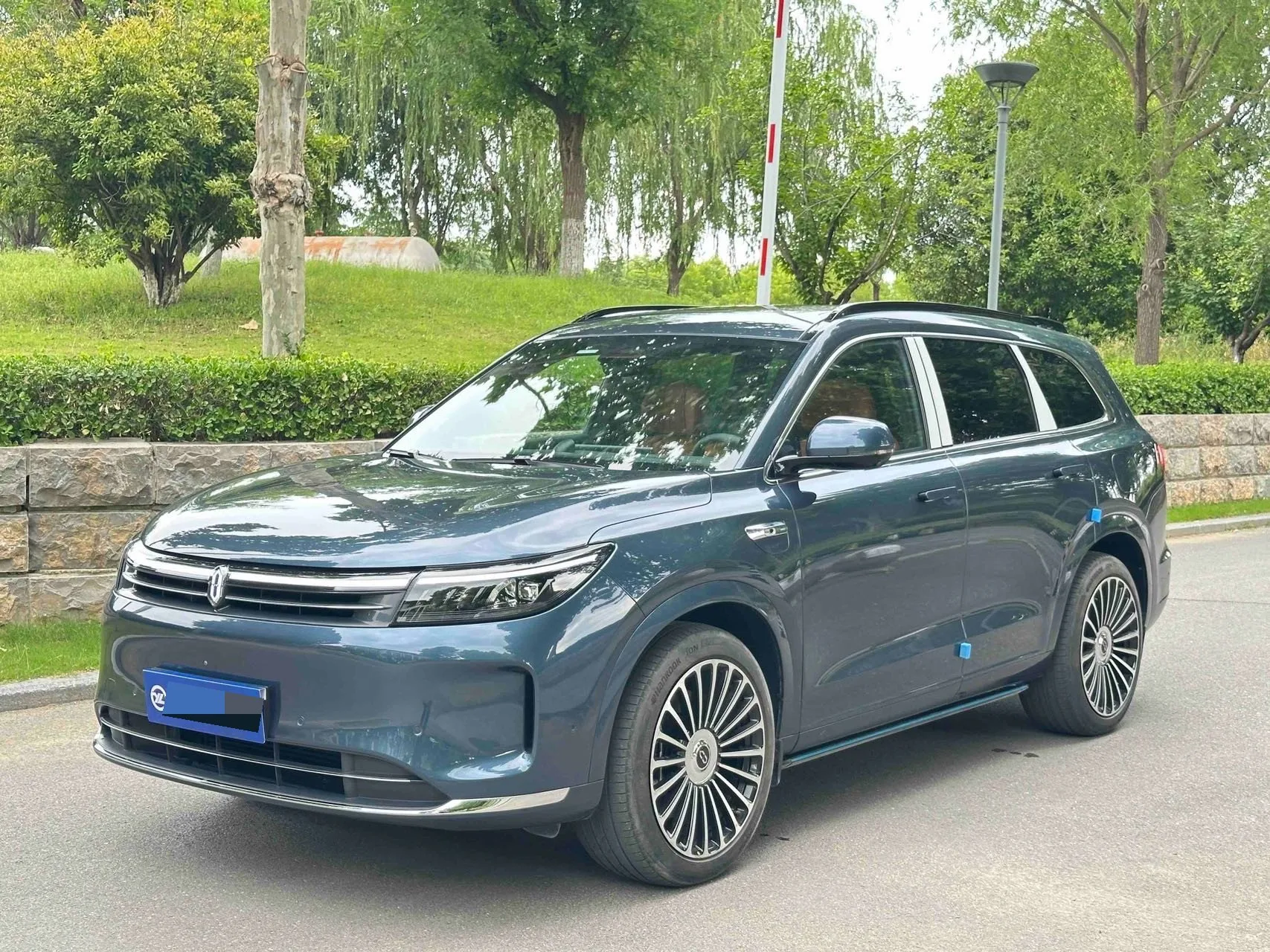 AITO 2024 Model M7 Intelligent Driving 4WD Pro 6-Seater Automatic