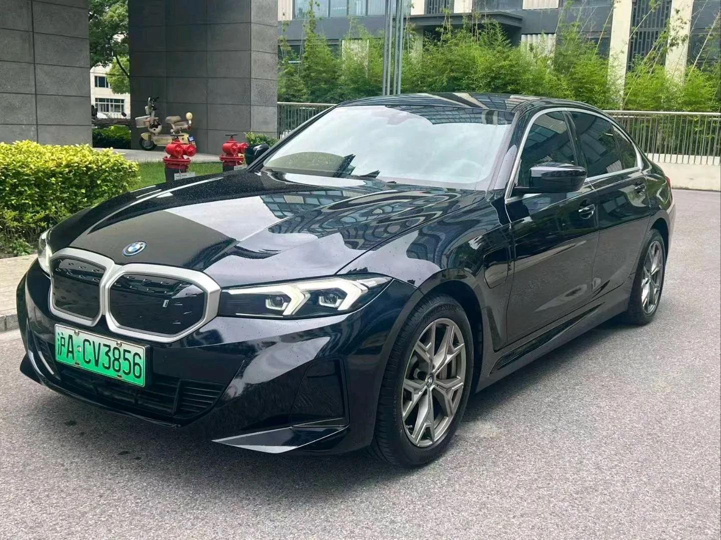BMW 2024 i3 eDrive 35L Automatic