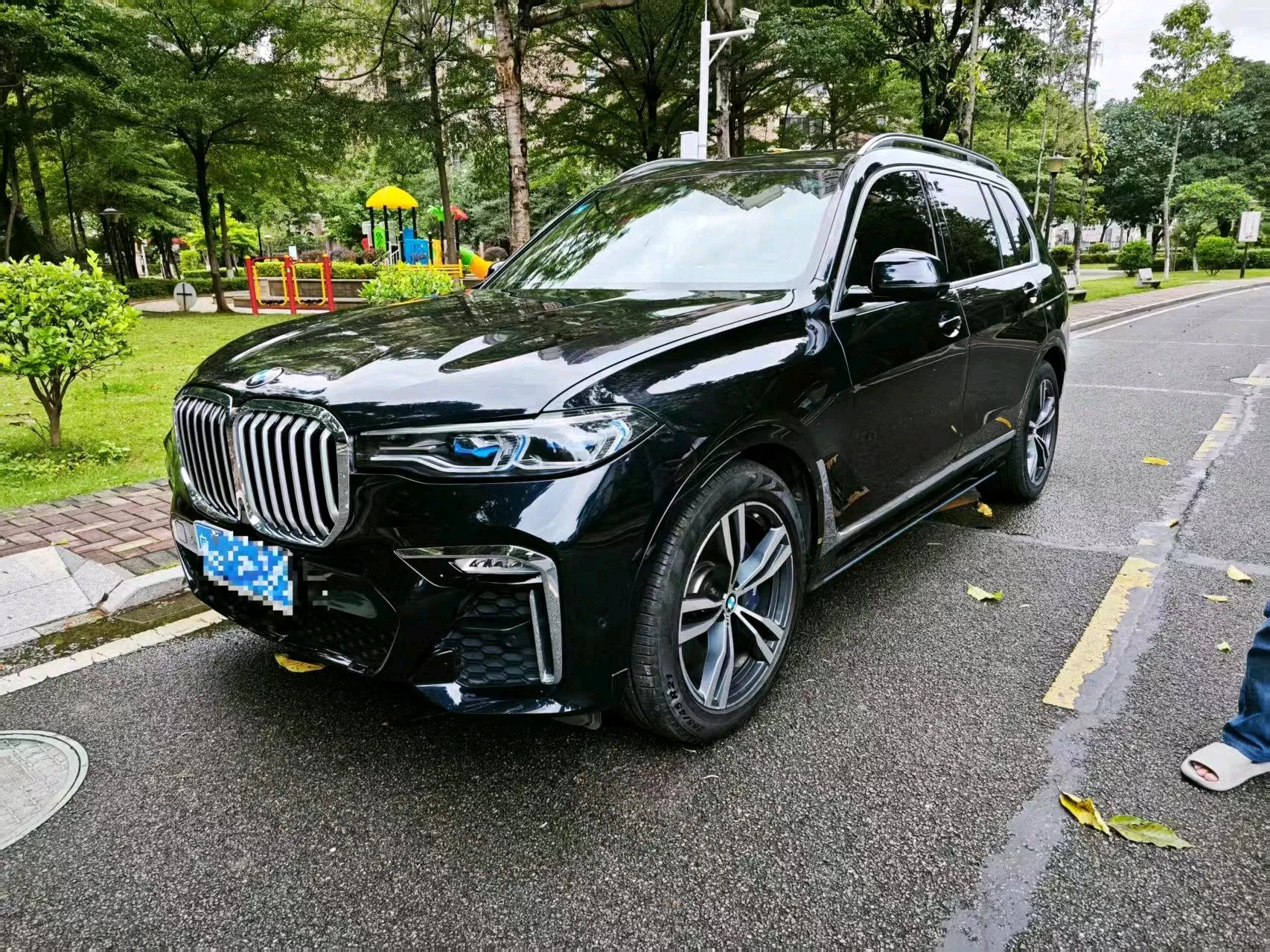 2020 BMW X7 xDrive40i Individual Limited Edition with M Sport Package
