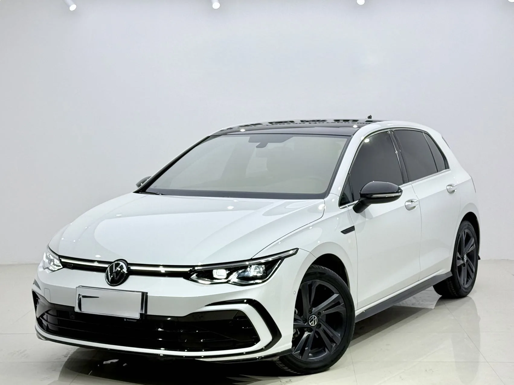 Volkswagen 2023 Golf 8 R-Line 1.4TSI 280TSI Automatic