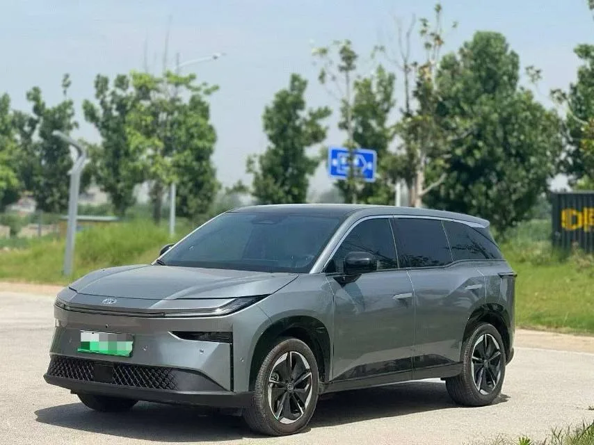 Toyota 2025 Platinum 3X 520 Pro+ Automatic
