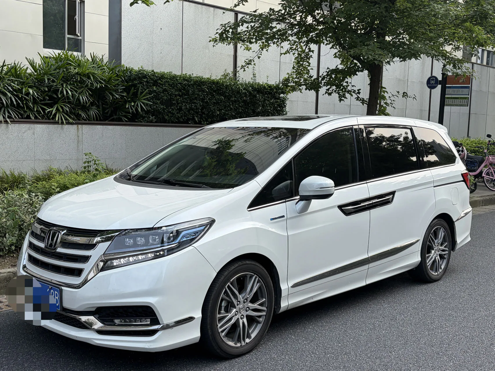 Elysion 2019 2.0L Hybrid Luxury Edition