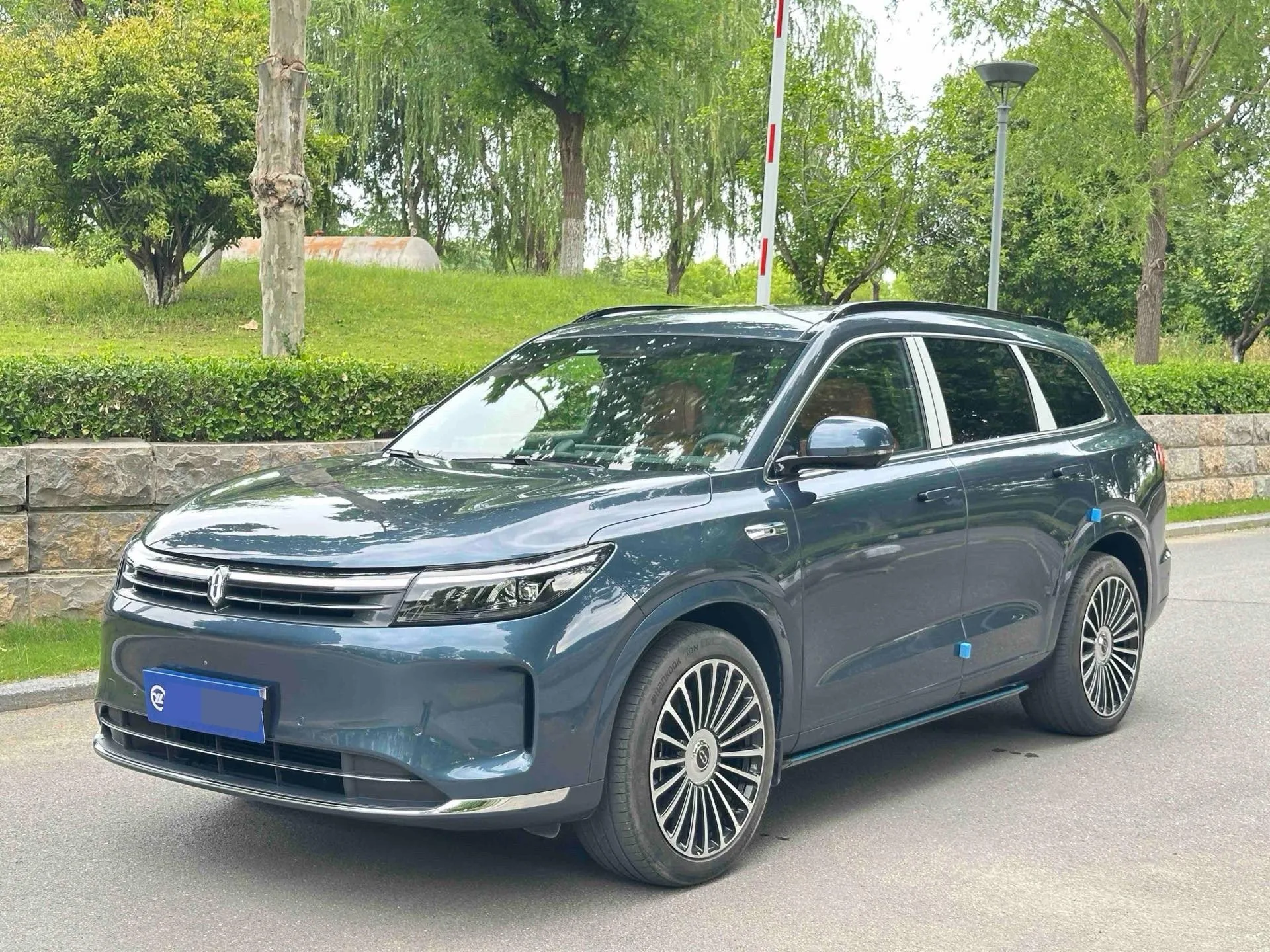 AITO 2024 Model M7 Intelligent Driving 4WD Pro 6-Seater Automatic