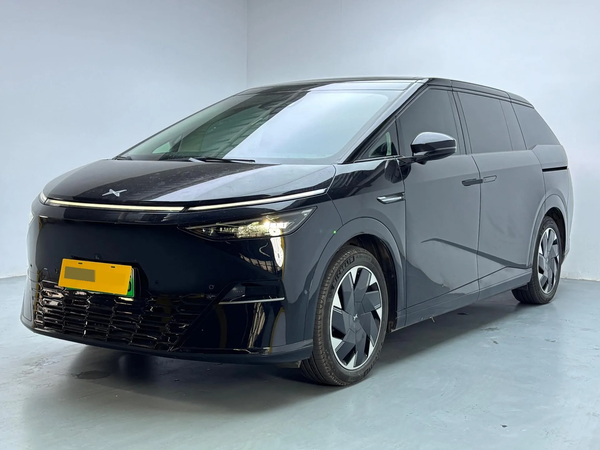 XPeng X9 2024 Model 640 AWD High Performance Max