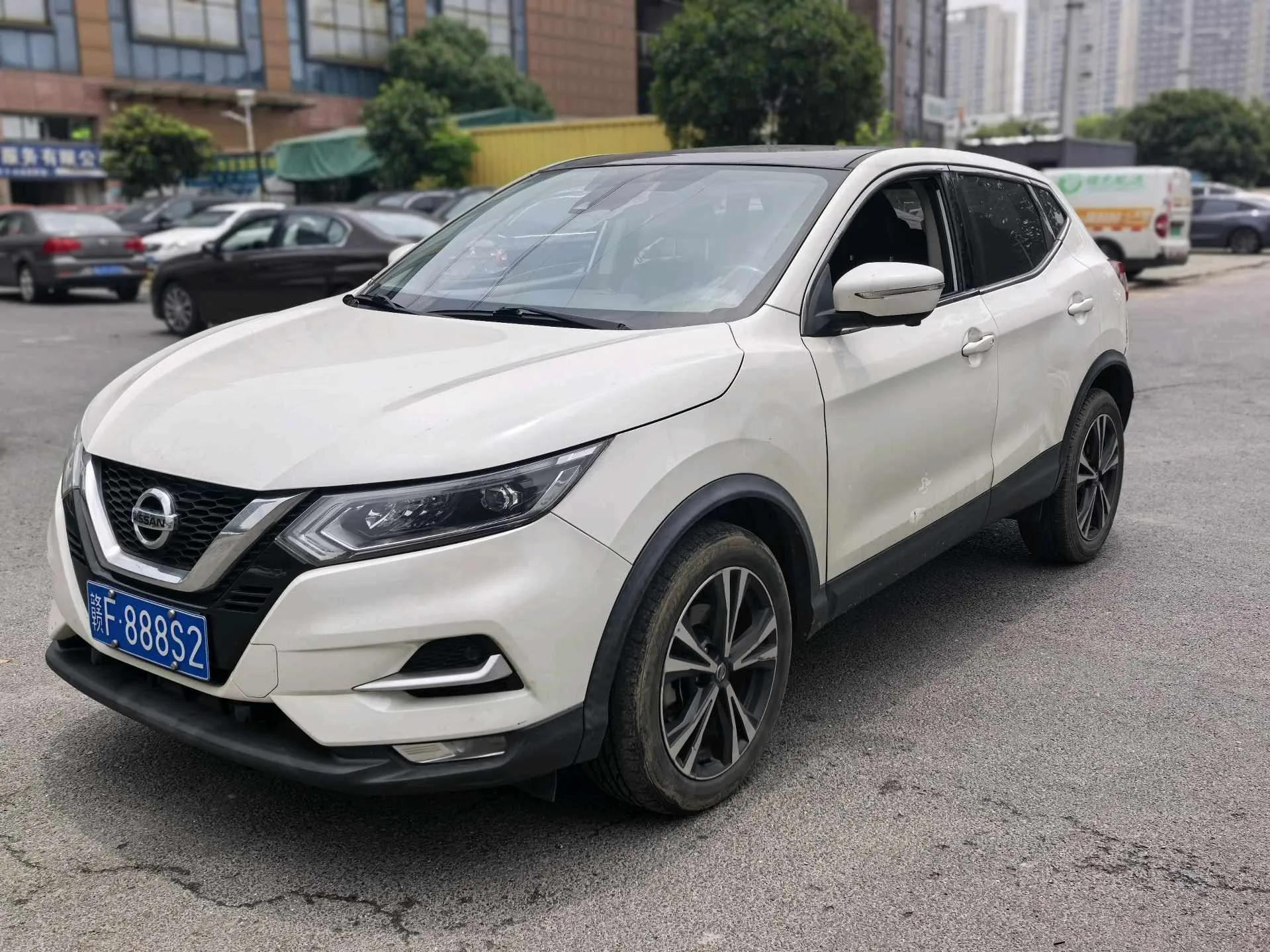 Nissan Qashqai 2021 2.0L CVT Luxury Navigation Edition