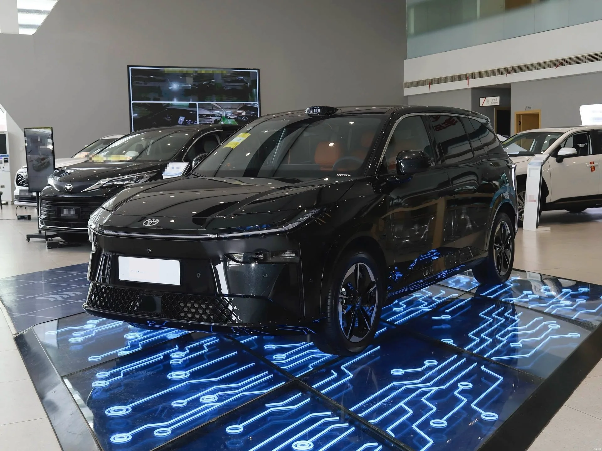 Toyota 2025 Platinum 3X 520 Pro High-End Intelligent Driving Edition Automatic Transmission