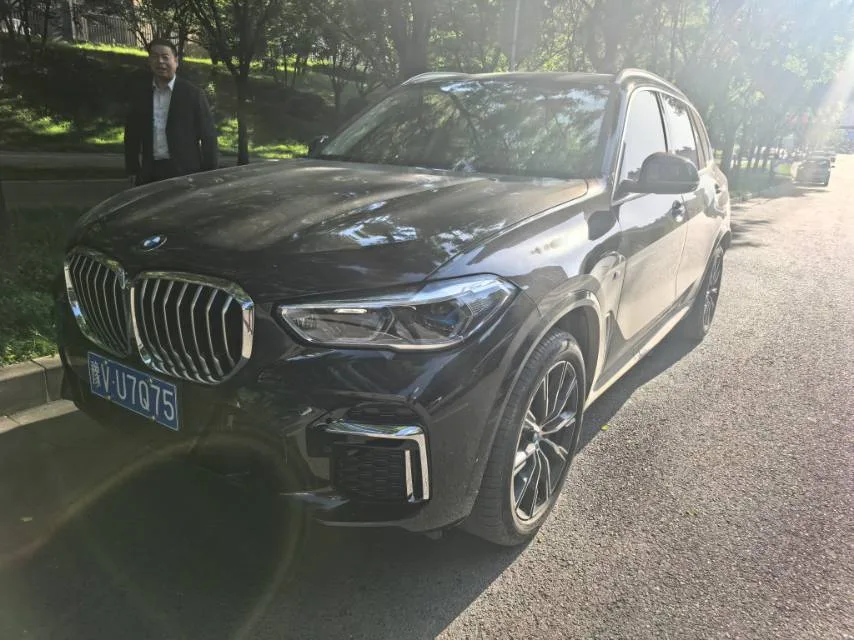 BMW X5 2022 xDrive 30Li Luxury M Sport Package