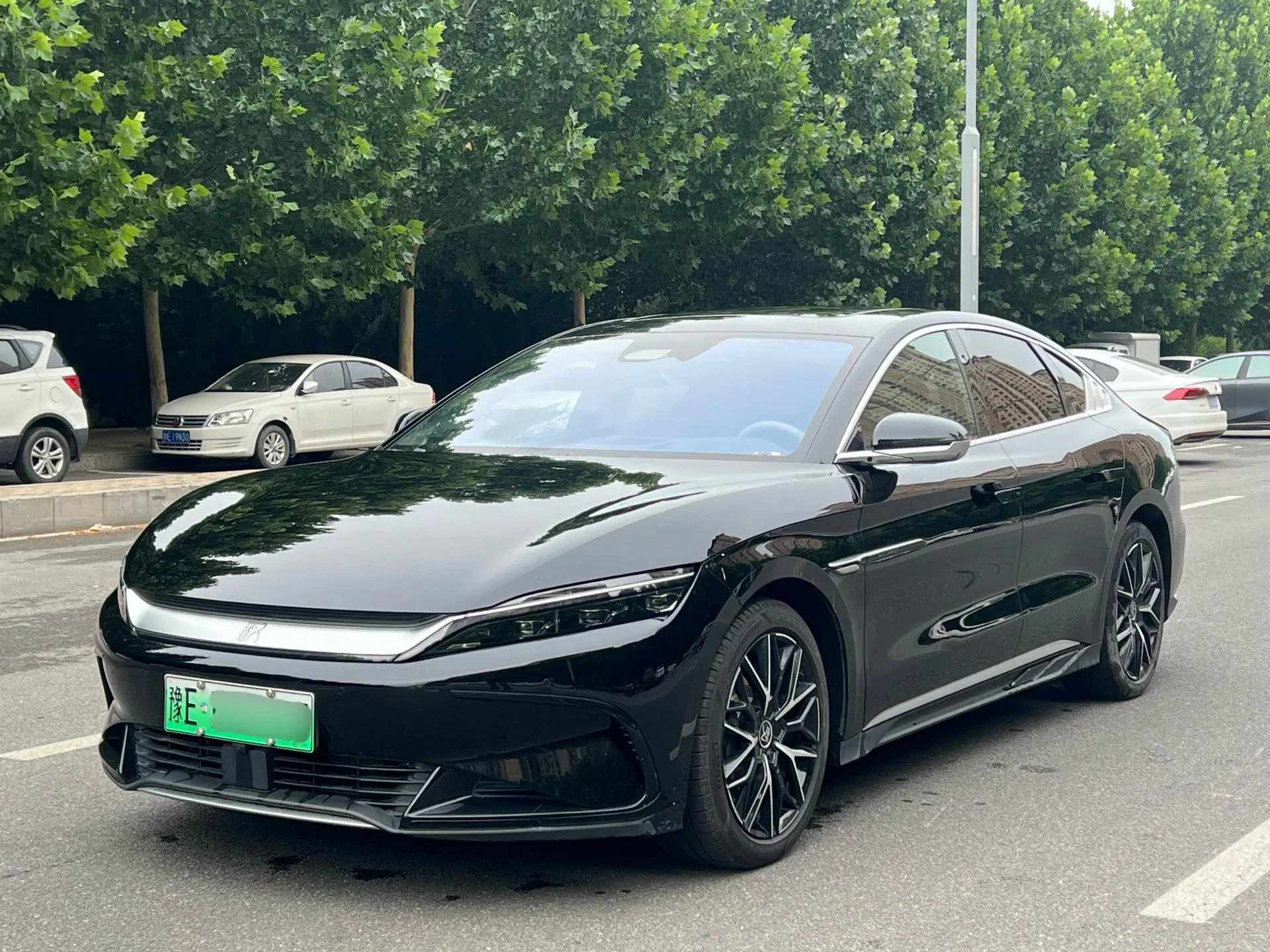 BYD 2024 Han EV 610KM Glory Edition 4WD with God's Eye Intelligent Driving System (Automatic)