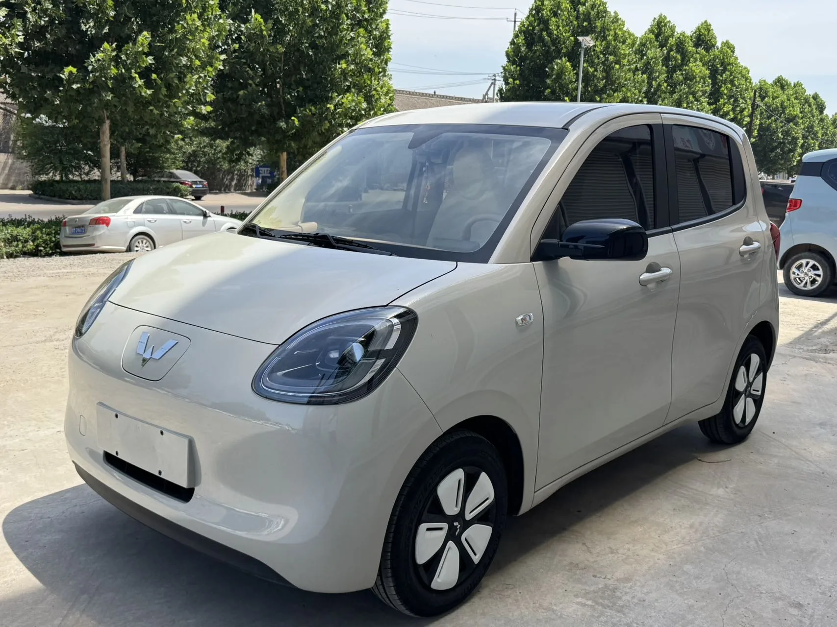 Wuling 2025 Hongguang MINI EV Four-Door Premium Edition Automatic