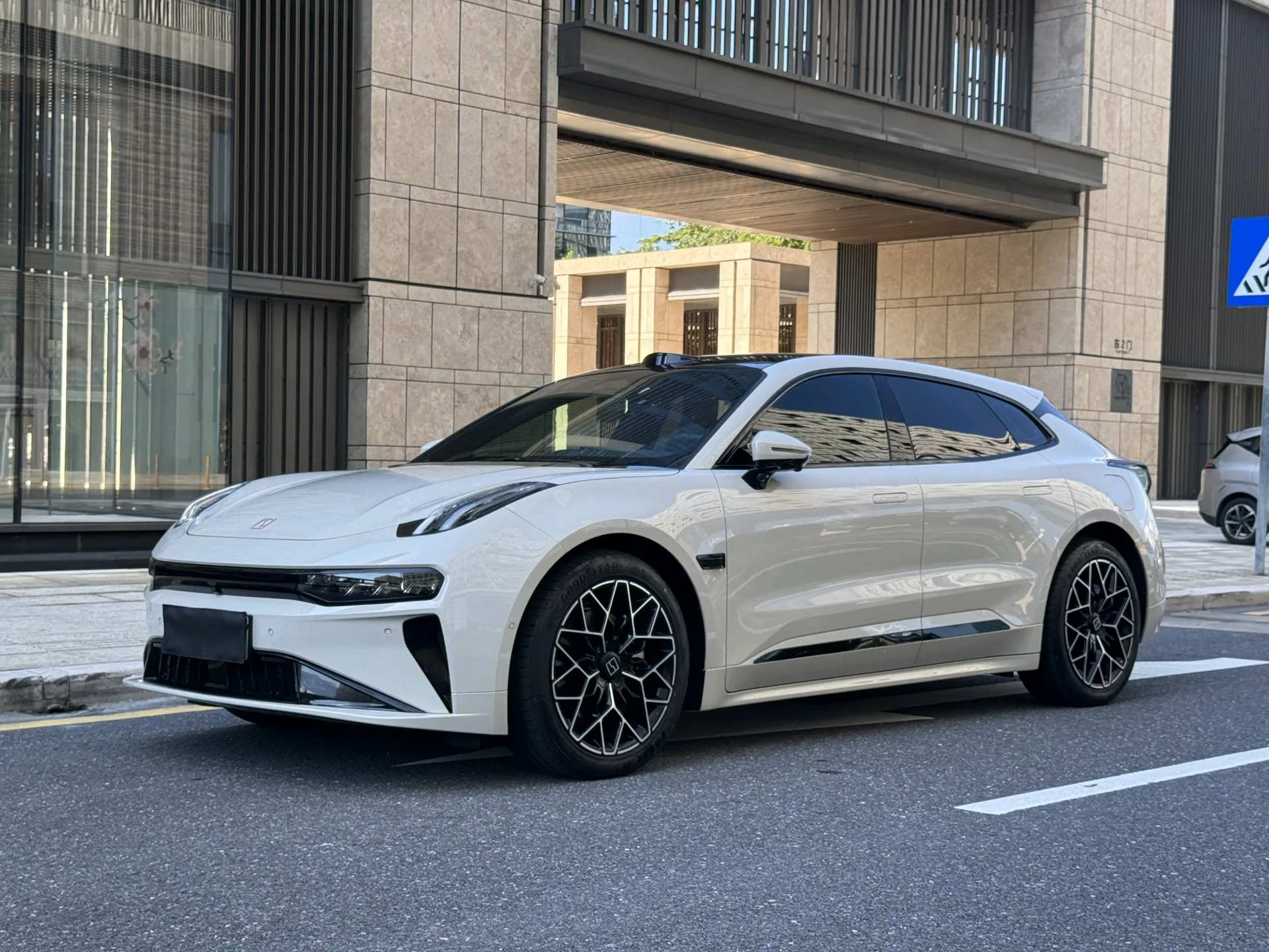 Jike 2025 Model Jike 001 WE Edition 95kWh 4WD Automatic