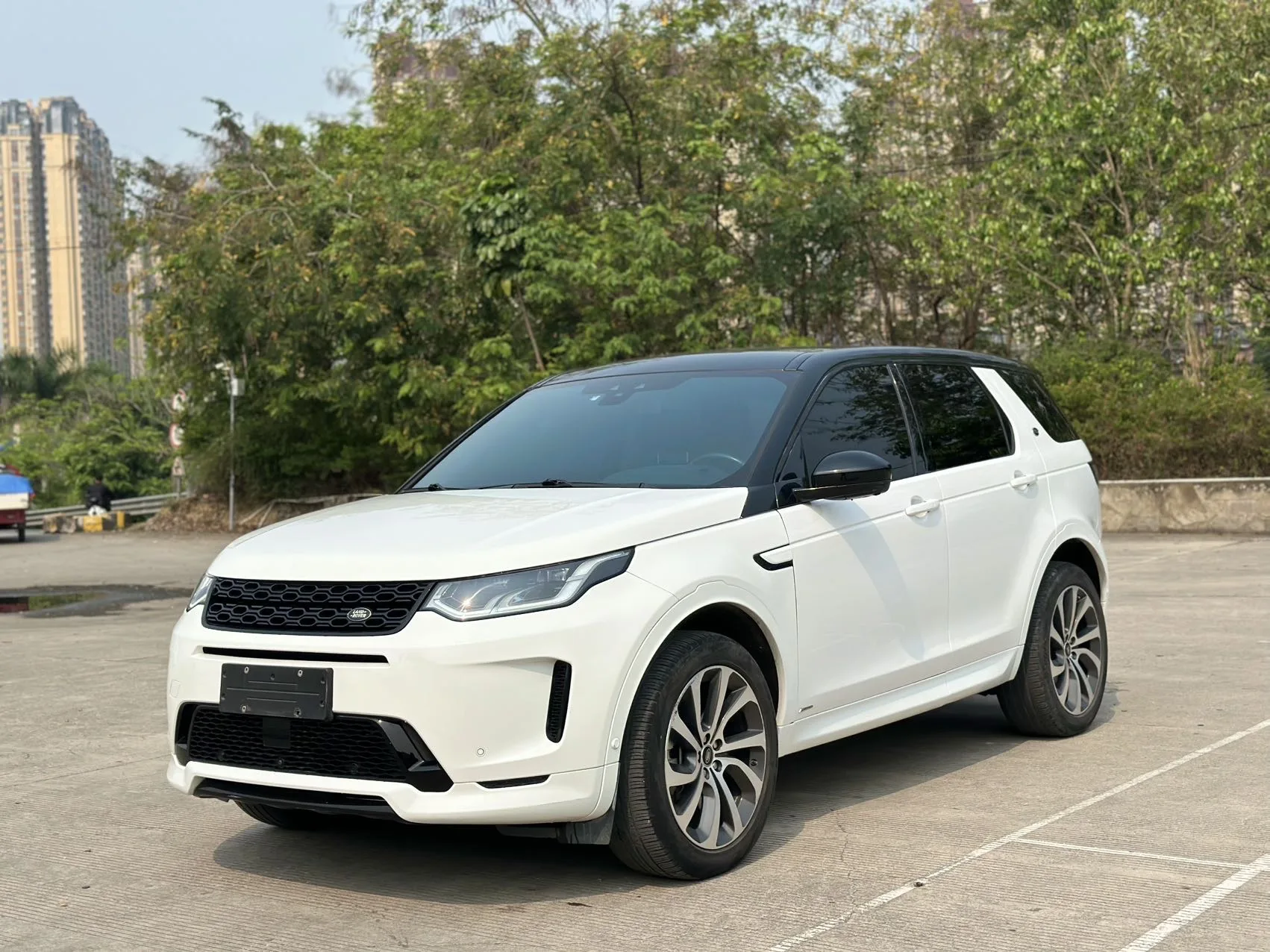 Discovery Sport 2020 Model Year 249PS R-Dynamic Luxury Custom Edition