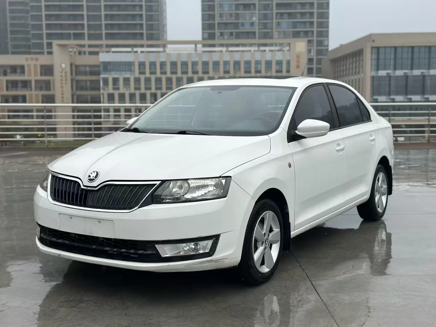 Xinrui 2013 Model Year 1.6L Automatic Premium Edition