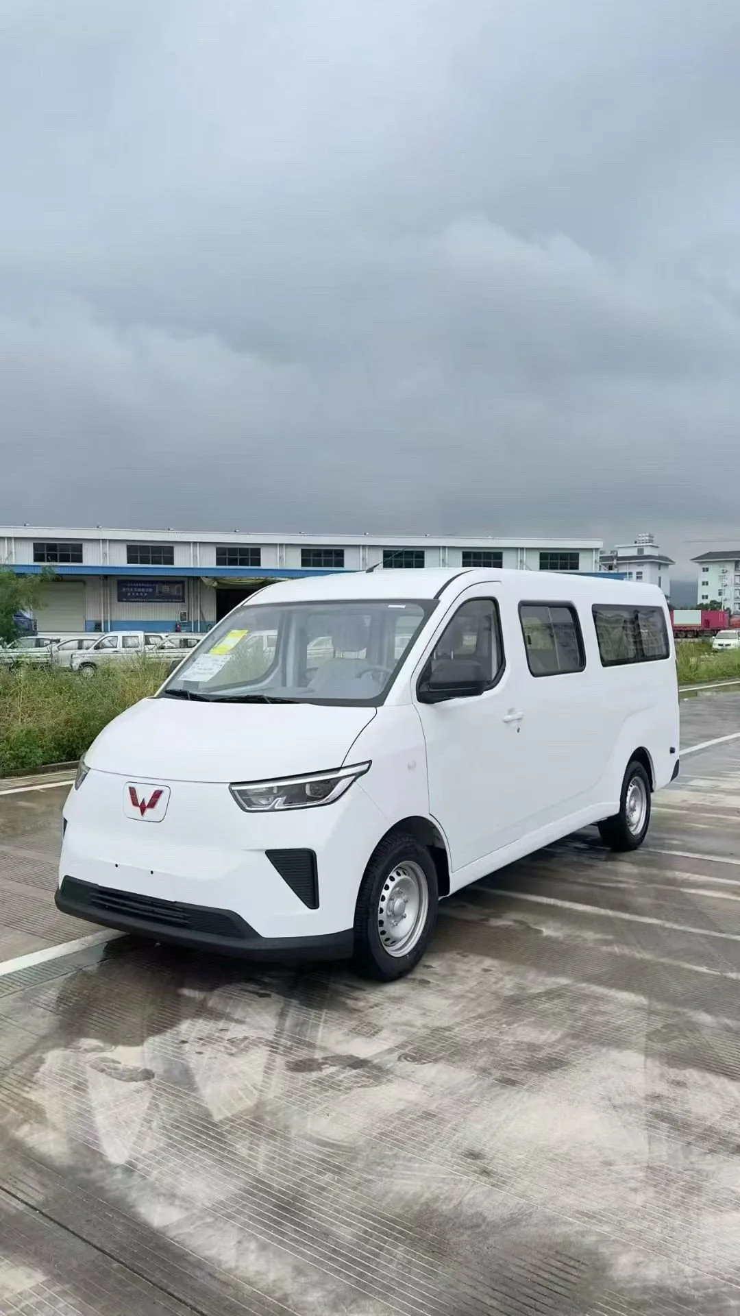 Wuling 2026 Yangguang 440km/h Bus Comfort 6-Seater Automatic