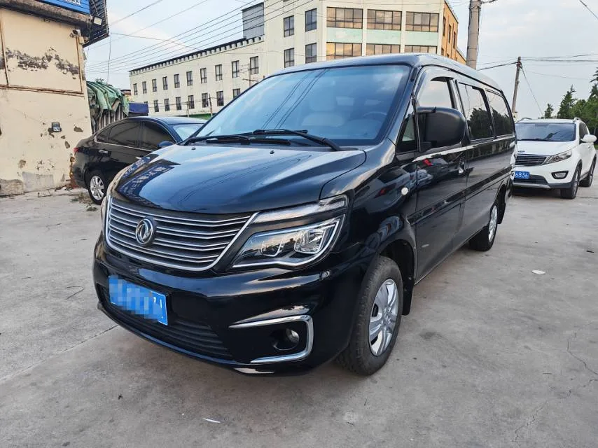 Fengxing Lingzhi M5L 2019 Model Year Lingzhi M5L 1.6 7-Seater Base Model, Manual Transmission