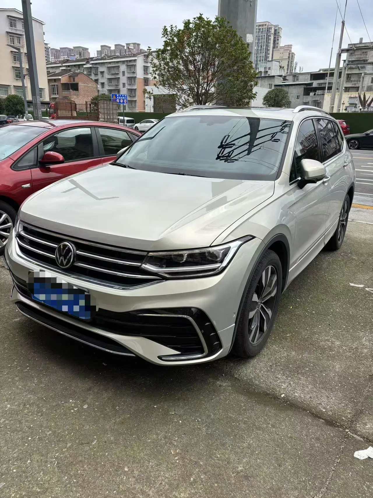 Volkswagen 2024 Tiguan L R-Line 2.0TSI 330TSI 2WD R-Line Dragon Edition Automatic