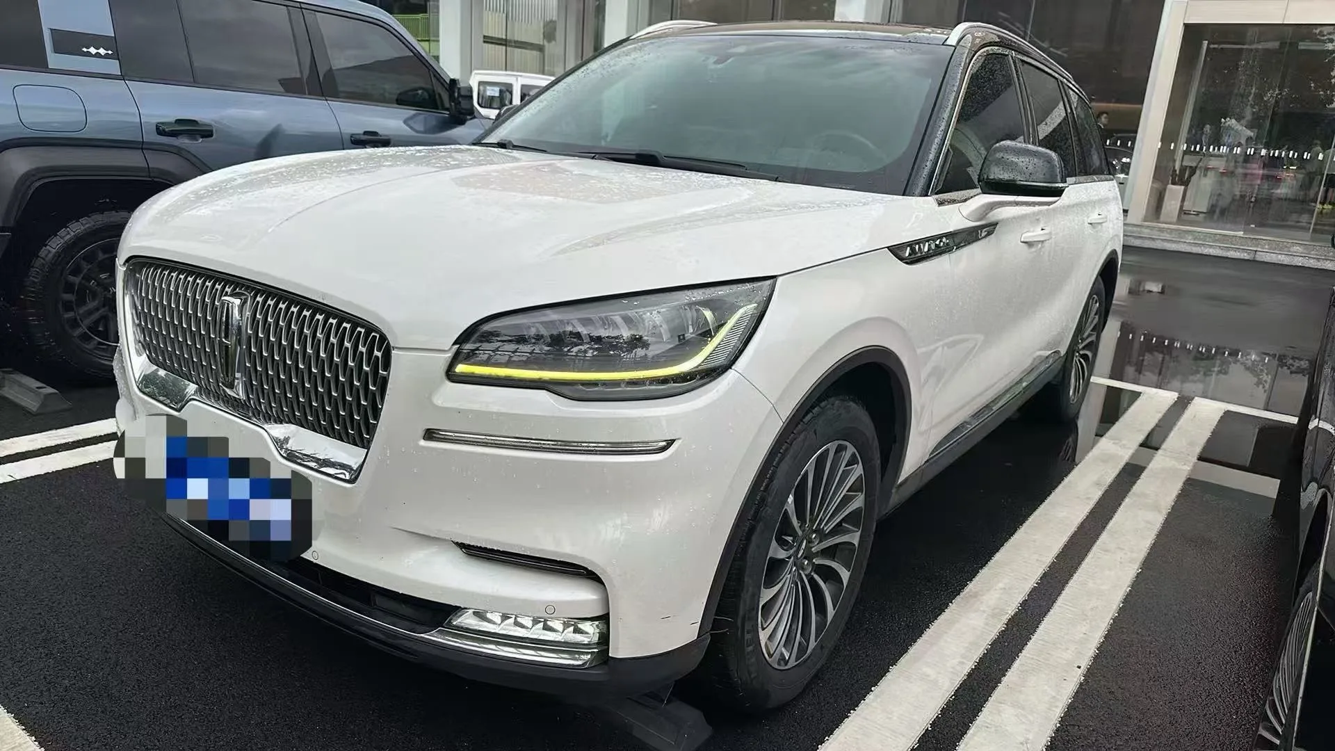Flying 2020 3.0T V6 AWD Premium Edition