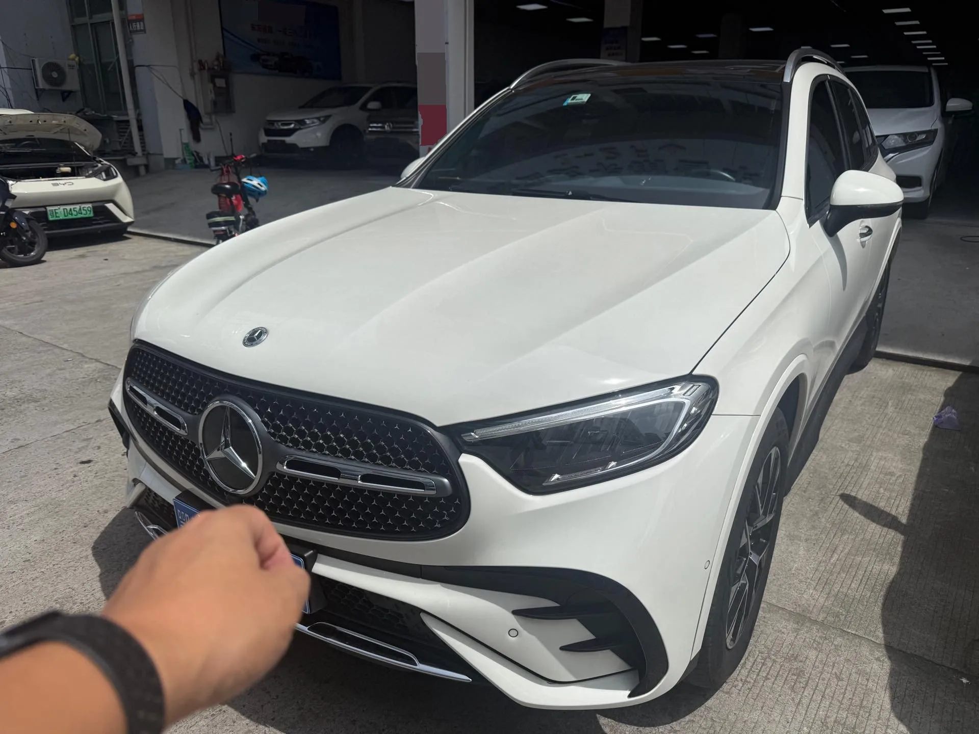 Mercedes-Benz 2023 GLC 260 L 4MATIC 48V 2.0T Luxury 5-Seater (Facelift) Automatic Transmission