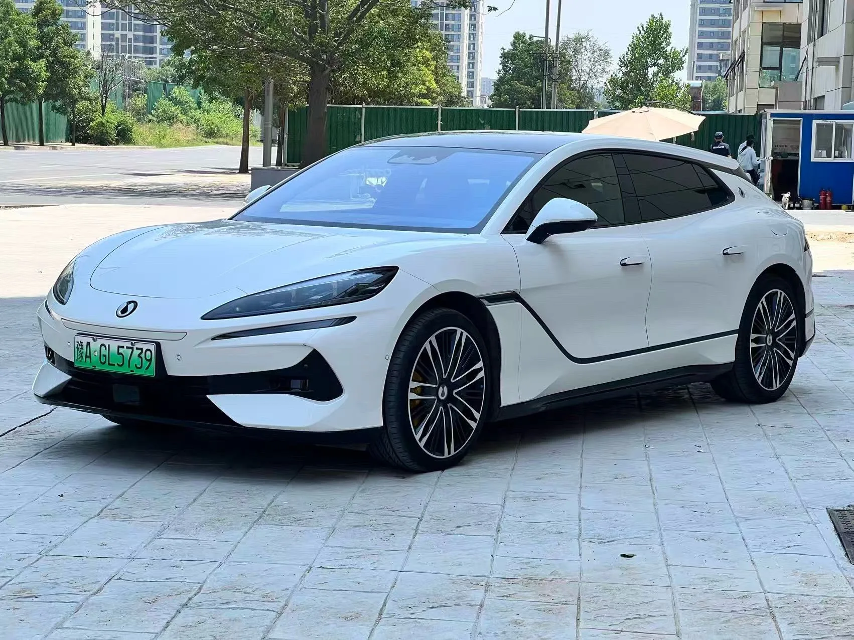 Denza Z9 2024 GT Plug-in Hybrid