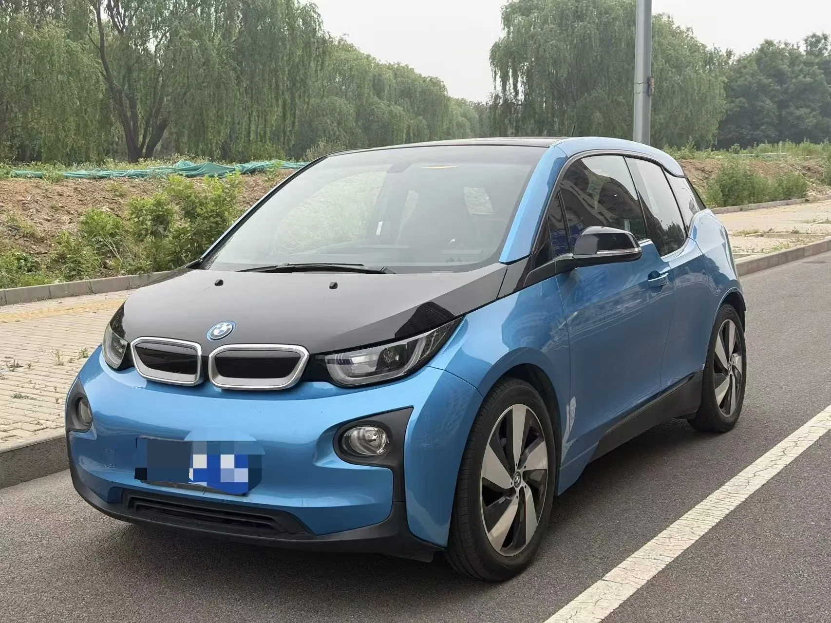 BMW i3 (Imported) 2016 Model Year, Upgraded Luxury Edition