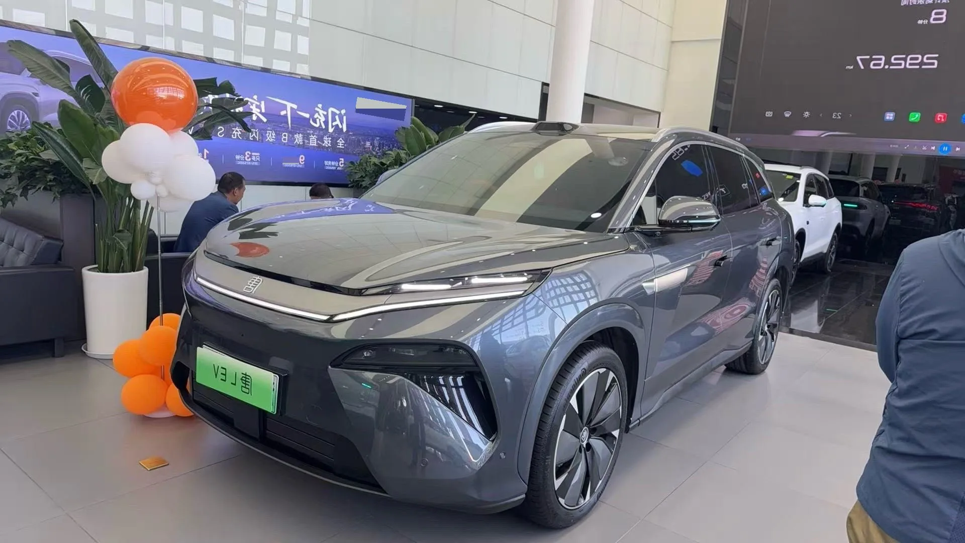 Tang L 2025 EV 600KM Four-Wheel Drive LiDAR Flagship Edition