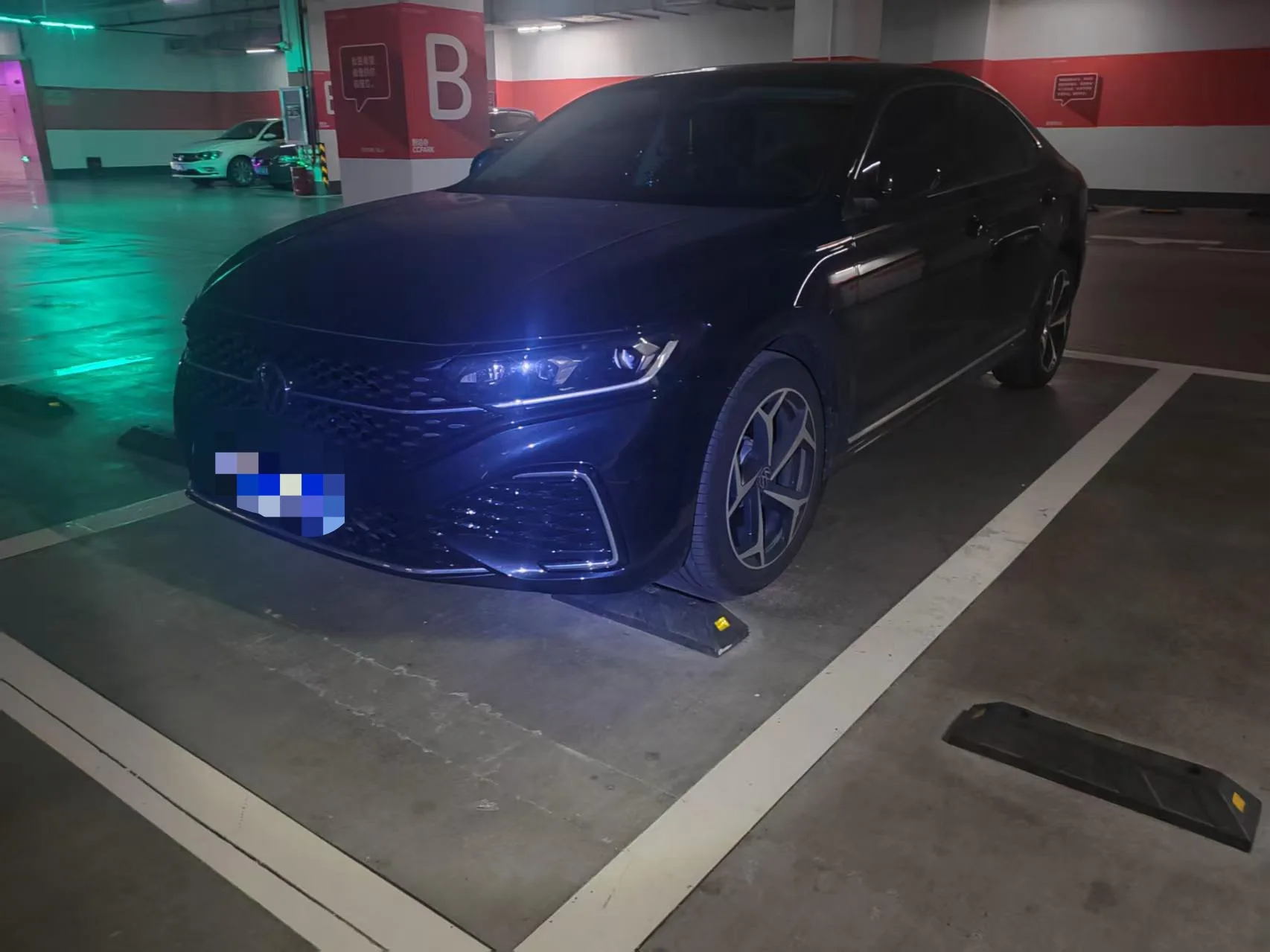 Volkswagen 2025 Passat 2.0TSI 380TSI Outstanding Edition Starry Sky Dragon Edition Automatic Transmission