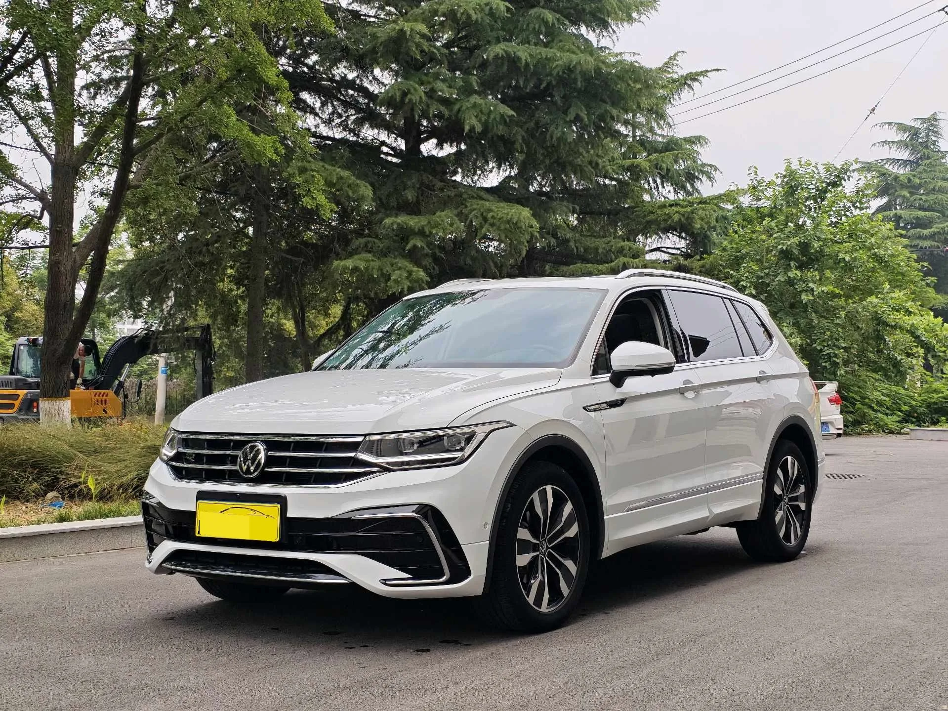 Volkswagen 2024 Tiguan L R-Line 2.0TSI 330TSI 2WD R-Line Luxury Edition Automatic Transmission