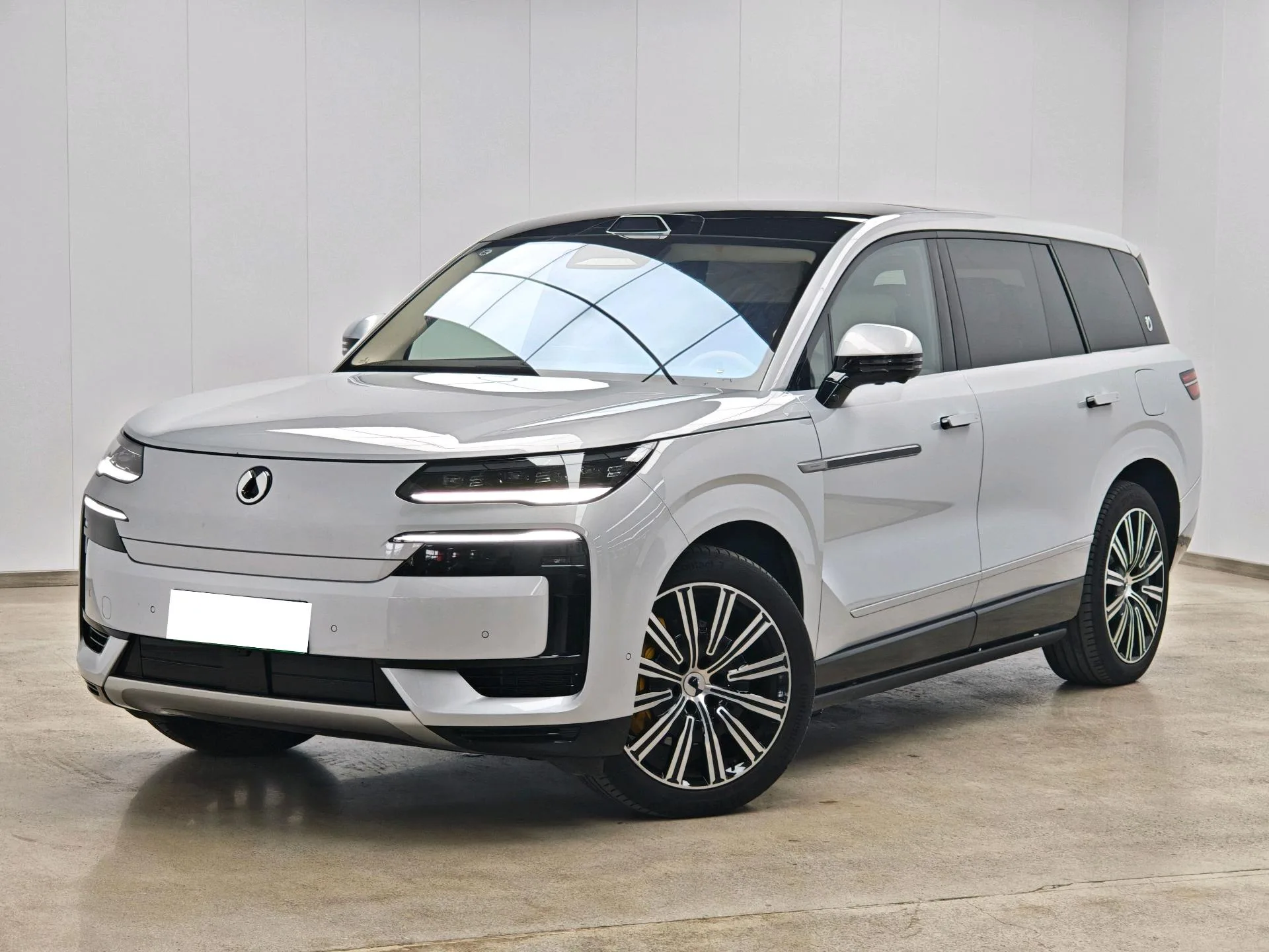 Denza 2025 Denza N9 2.0T CVT 1300 Flagship Automatic