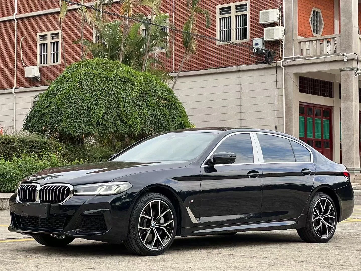 2022 BMW 5 Series Facelift 530Li Luxury M Sport Package