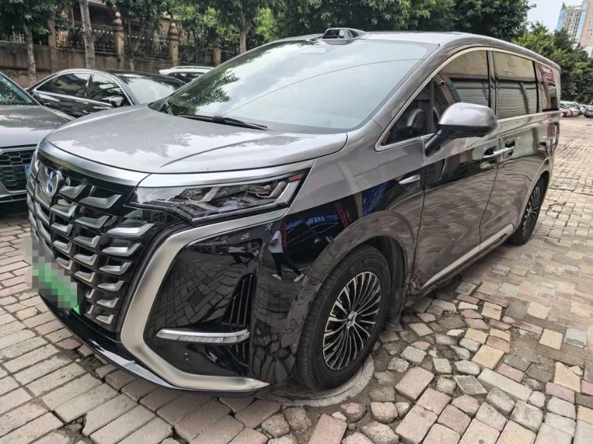 Dongfeng 2025 Model Year Dongfeng D9 DM-i 1.5T CVT Smart Driving Edition 1020 AWD Premium Model, Automatic Transmission