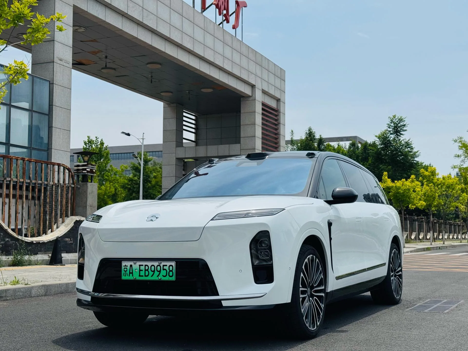 NIO 2026 ES8 6-seater Executive Signature Edition Automatic
