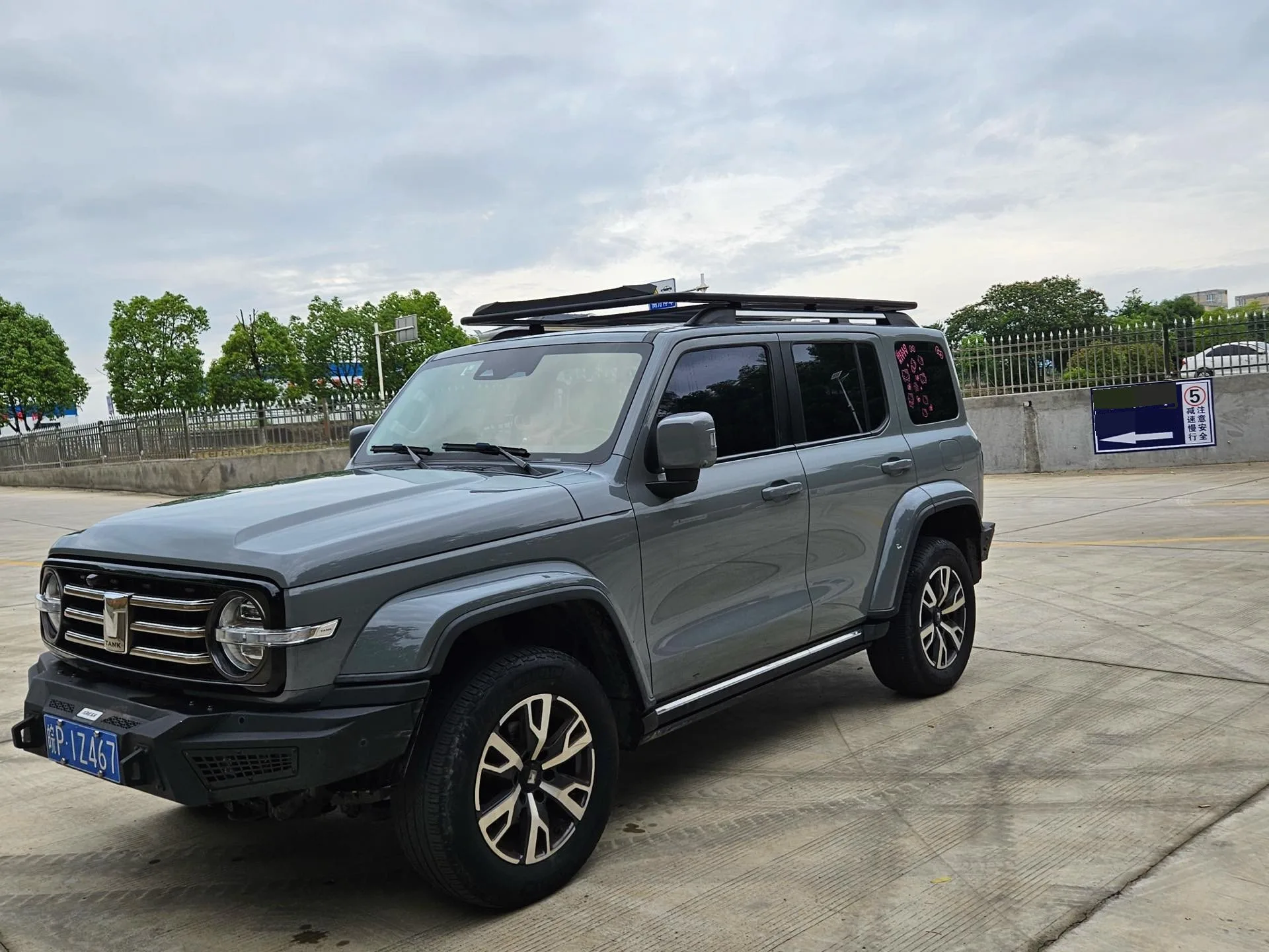 The 2021 Tank 300 City Edition 2.0T is very stylish.