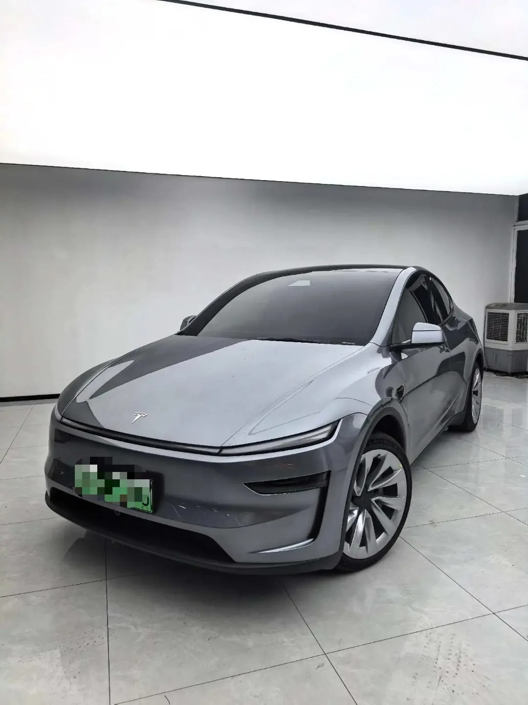 Tesla 2025 Model Y Long Range All-Wheel Drive, Automatic Transmission
