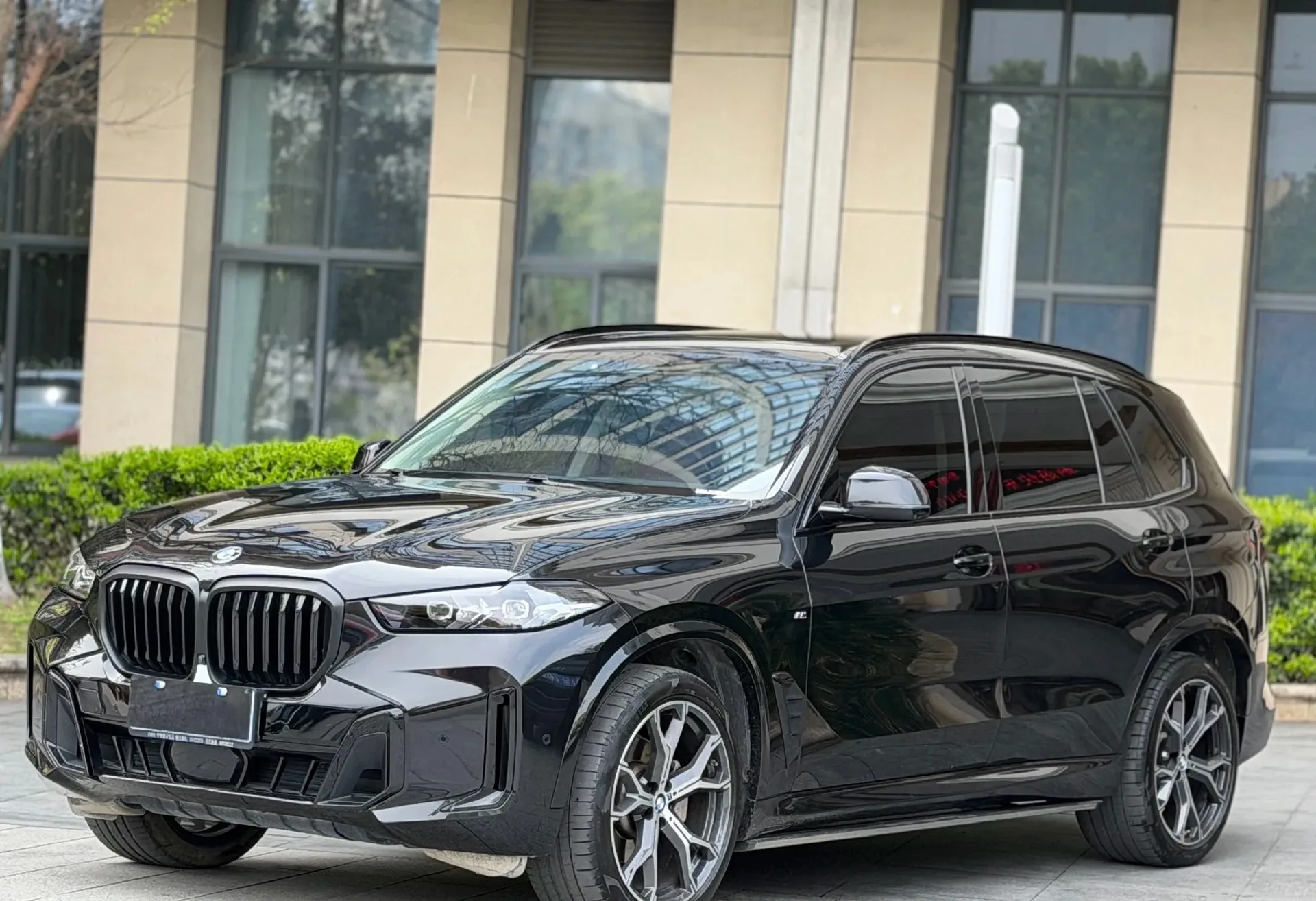 2023 BMW X5 xDrive30Li 48V 2.0T Luxury M Sport Shadow Edition Automatic