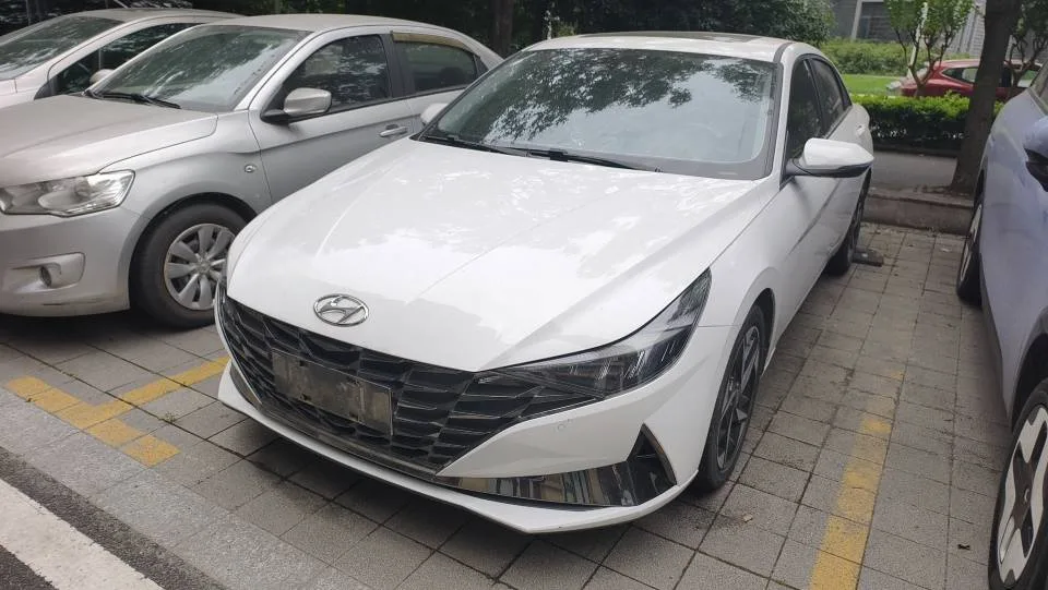 Hyundai Elantra 2021 1.5L CVT LUX Premium Edition