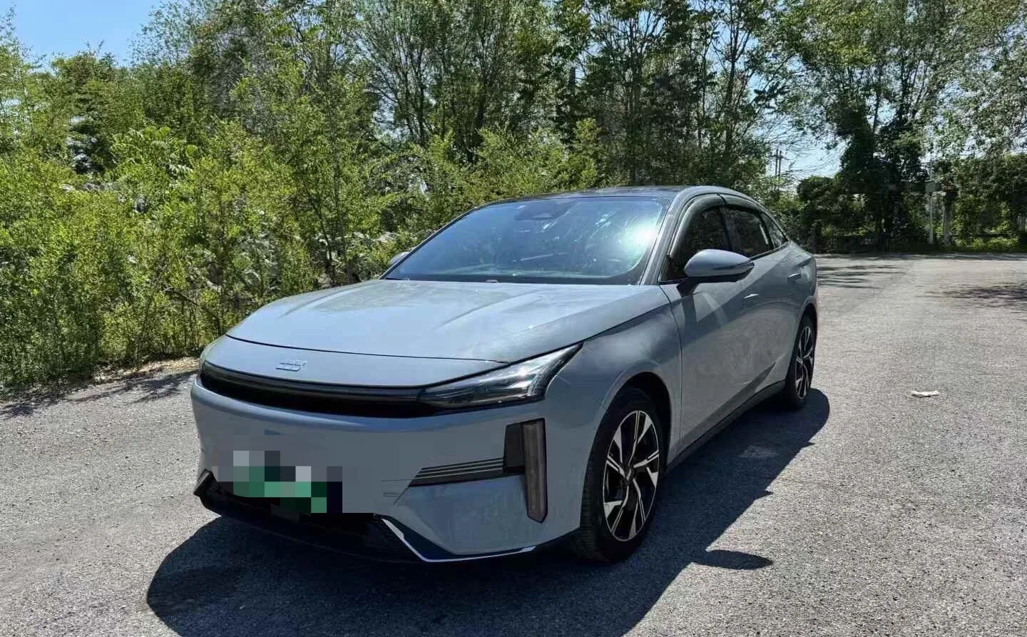 Geely Galaxy 2025 L6 EM-i 1.5 140km Exploration+ Edition Automatic
