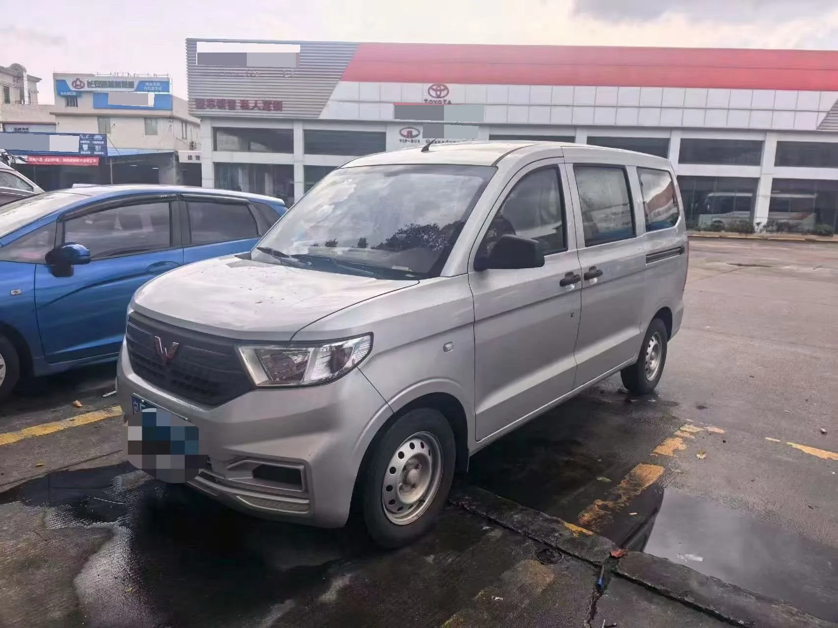 Wuling 2019 Hongguang V 1.5 Base Model 5-Seater Manual Transmission