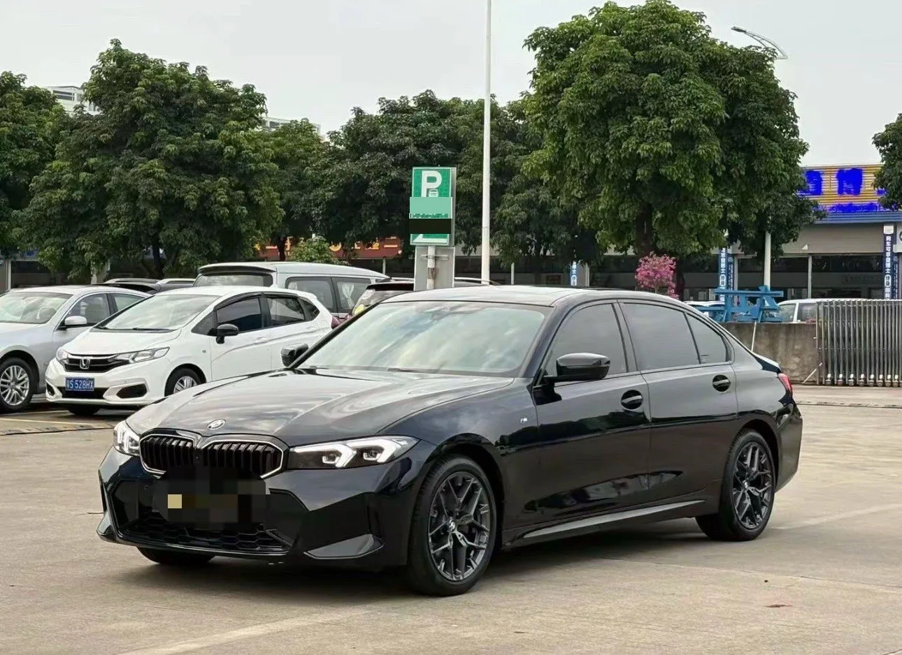 2025 BMW 3 Series 330Li 2.0T M Sport Night Line Package, Automatic Transmission