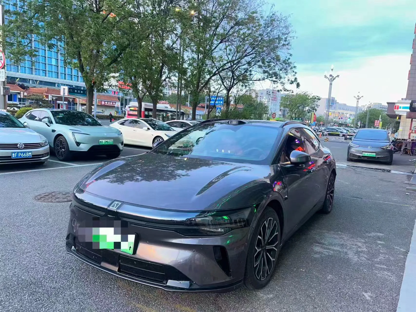 Zeekr 2025 Zeekr 007 GT Rear-Wheel Drive Intelligent Driving Edition 75kWh Automatic Transmission