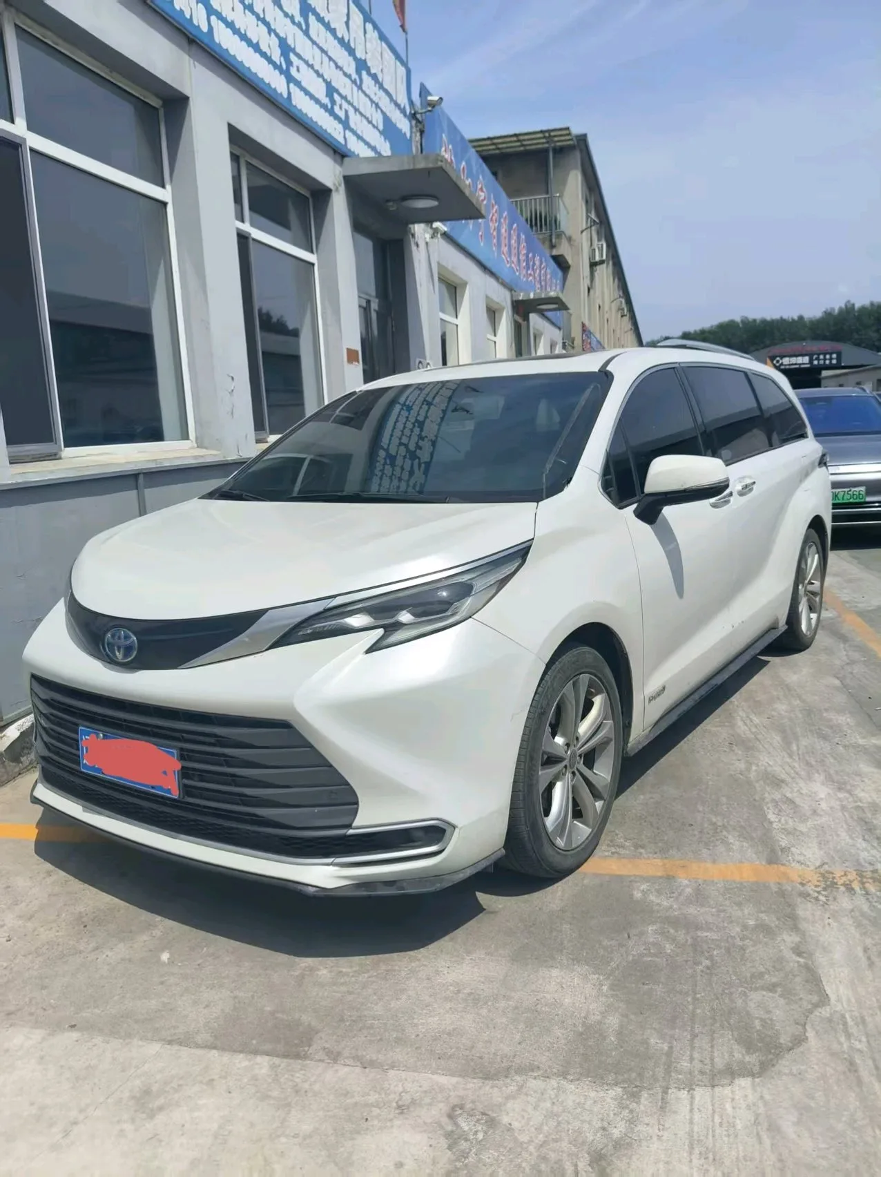 Toyota Cana 2023 2.5L CVT Premium Edition Automatic