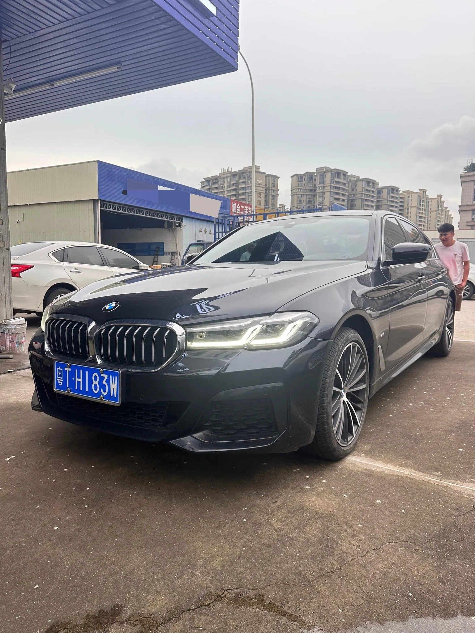 2022 BMW 5 Series 530Li Leading Edition with M Sport Package
