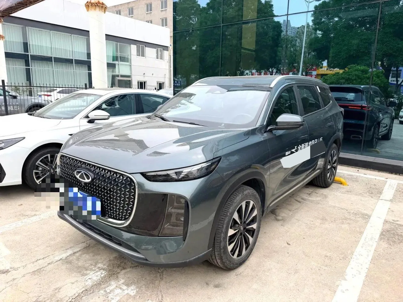 Chery 2025 Tiggo 8 PLUS 1.6TGDI 290TGDI Luxury Automatic