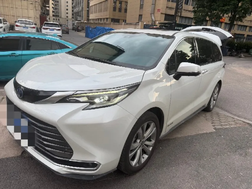 Toyota Cana 2023 2.5L CVT Premium Edition Automatic