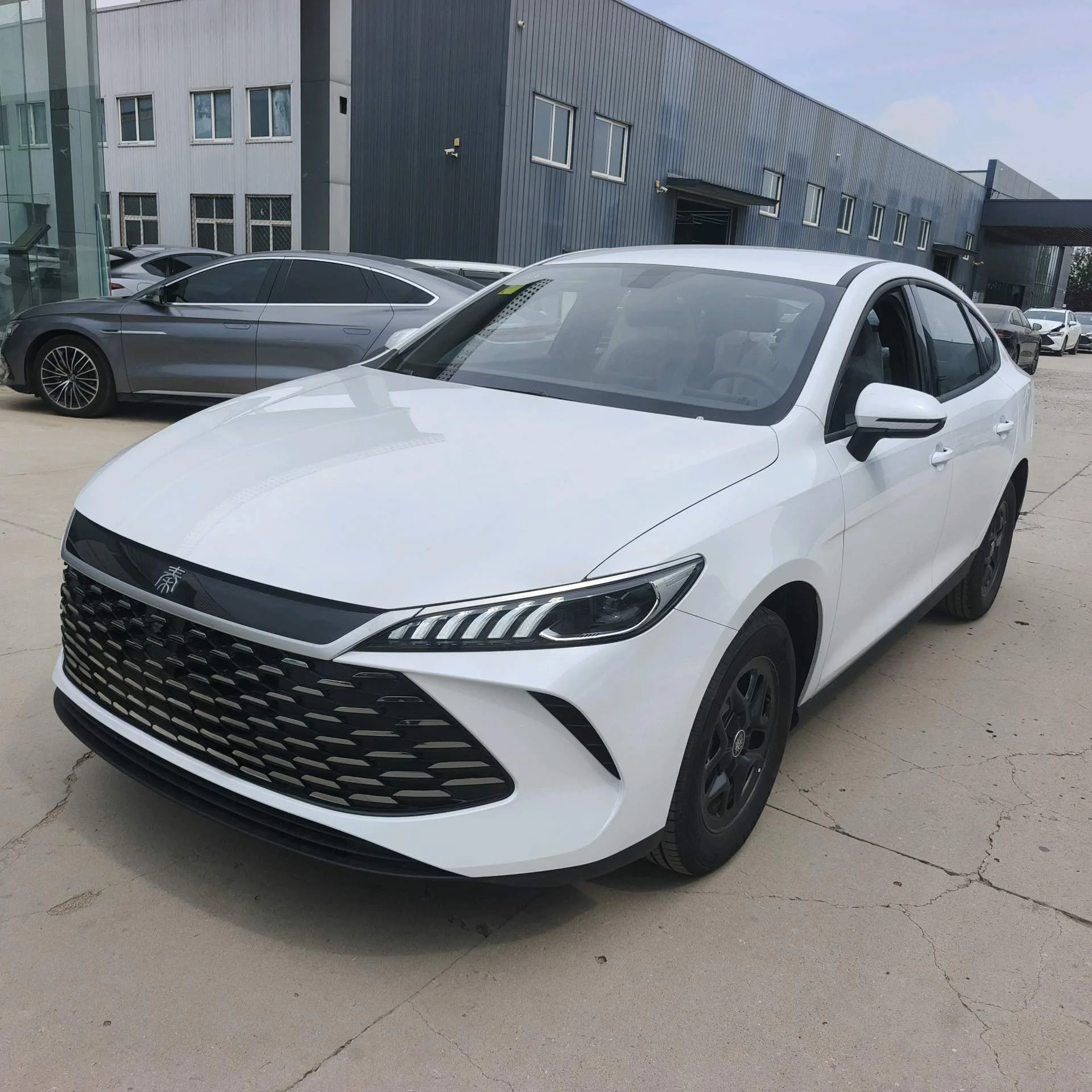 BYD 2026 Qin PLUS DM-i 1.5 CVT 128KM Entry-level Automatic